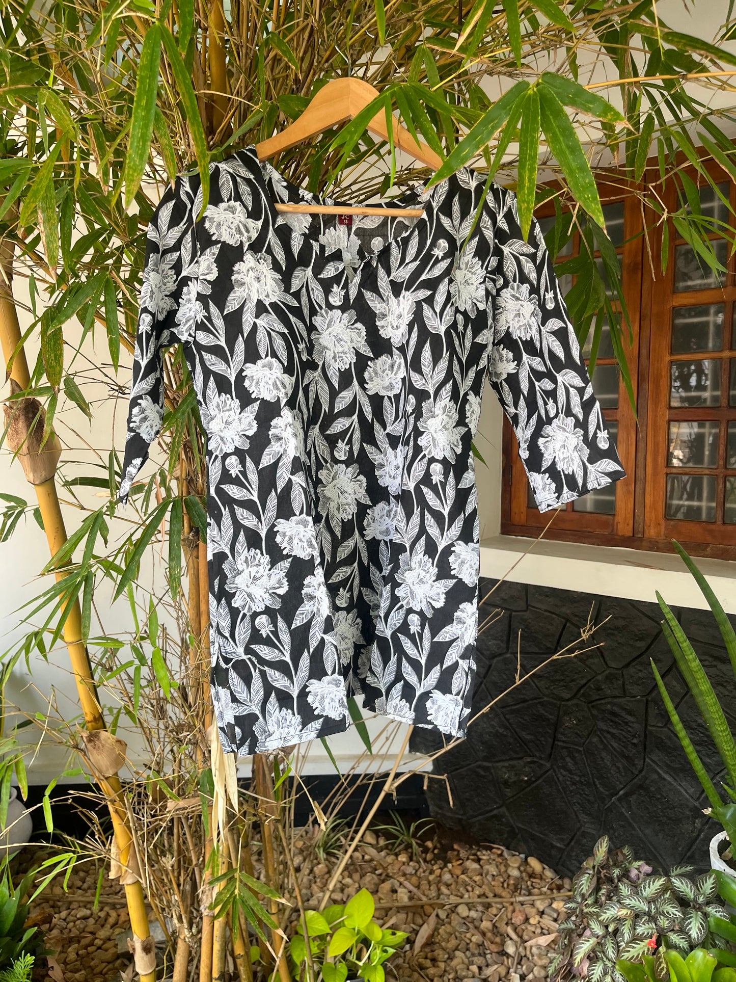 Black Floral Printed Short Kurti - Product Code: DSS056