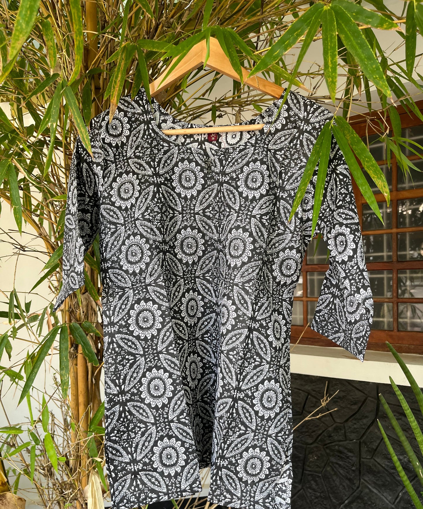 Black Floral Printed Cotton Short Kurti- DSS055