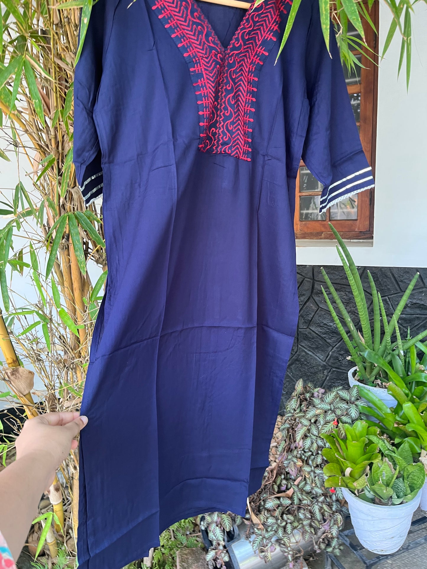 Regal Navy Blue & Red V-Neck Kurta – DS006
