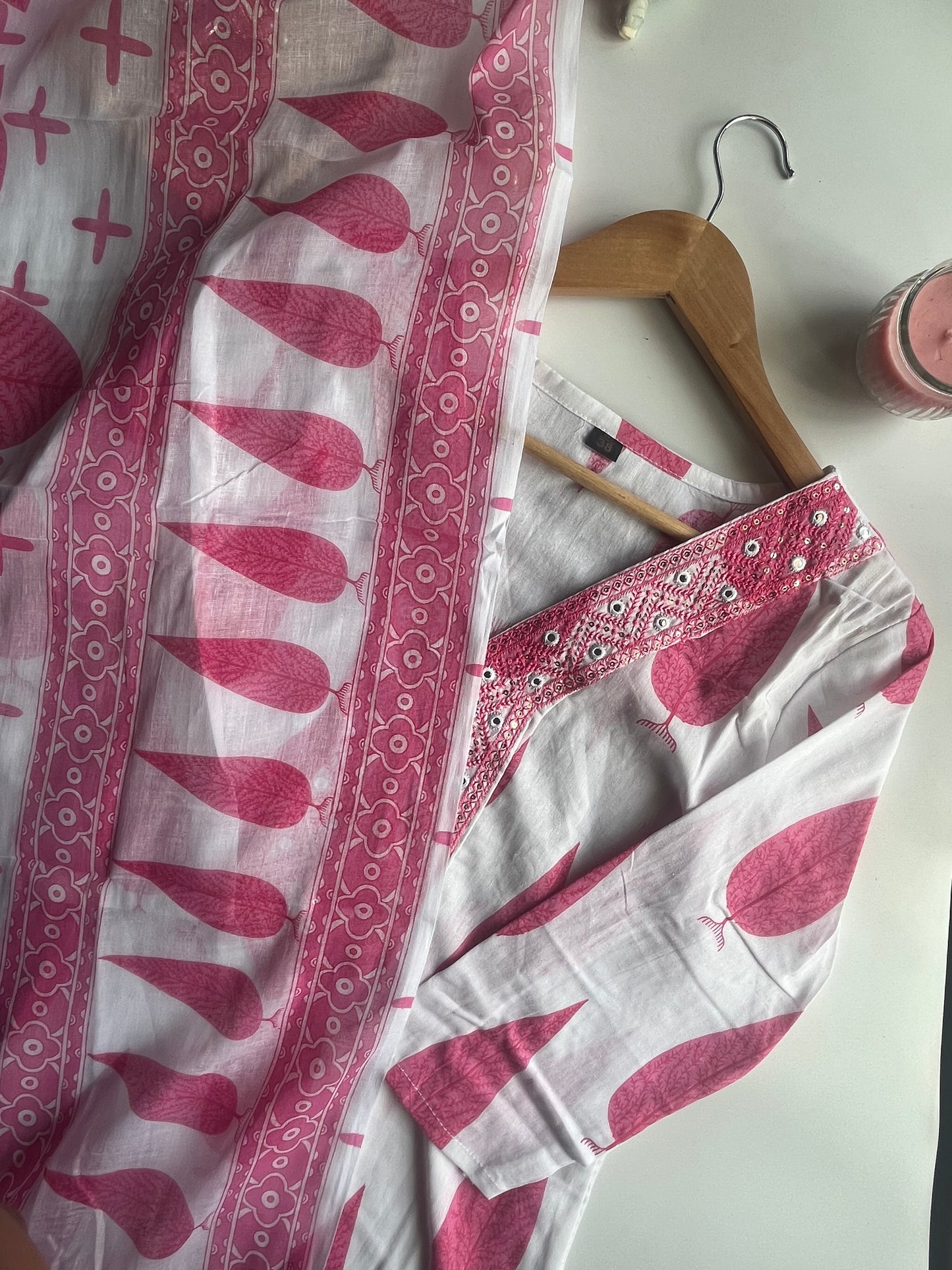 WHITE COTTON HAND-BLOCK KURTI SET- DS026