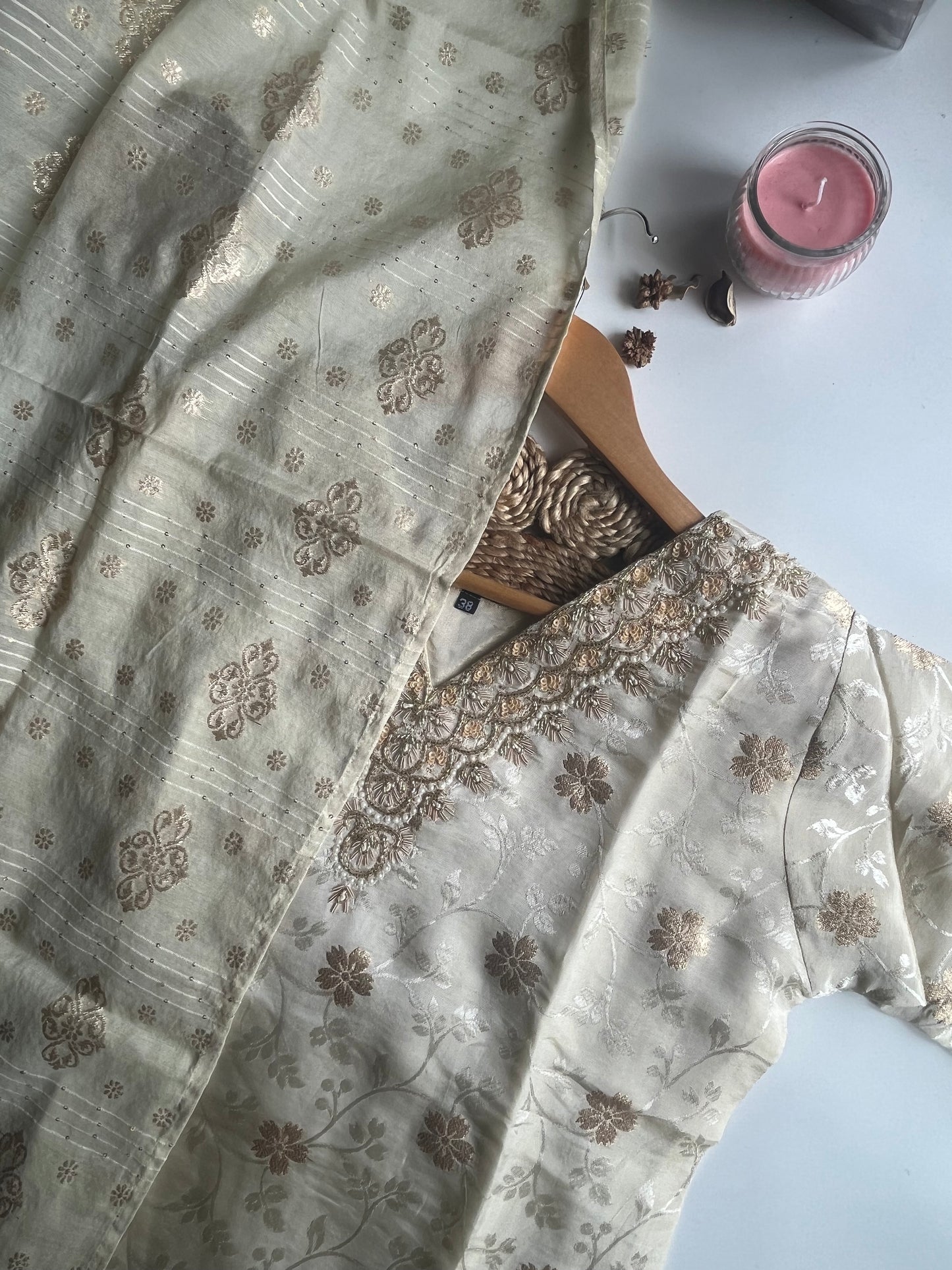 HASEENA – OFF-WHITE TISSUE SILK KURTI SET