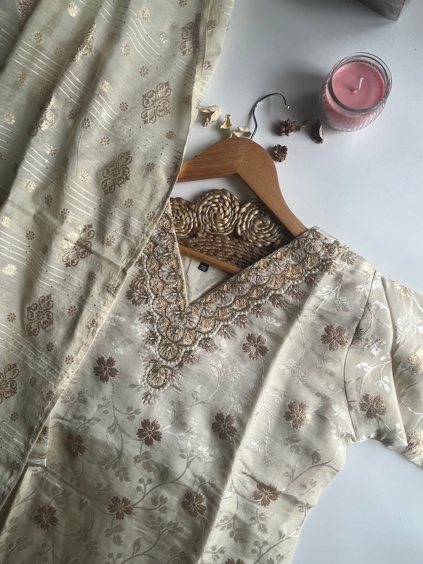 HASEENA – OFF-WHITE TISSUE SILK KURTI SET