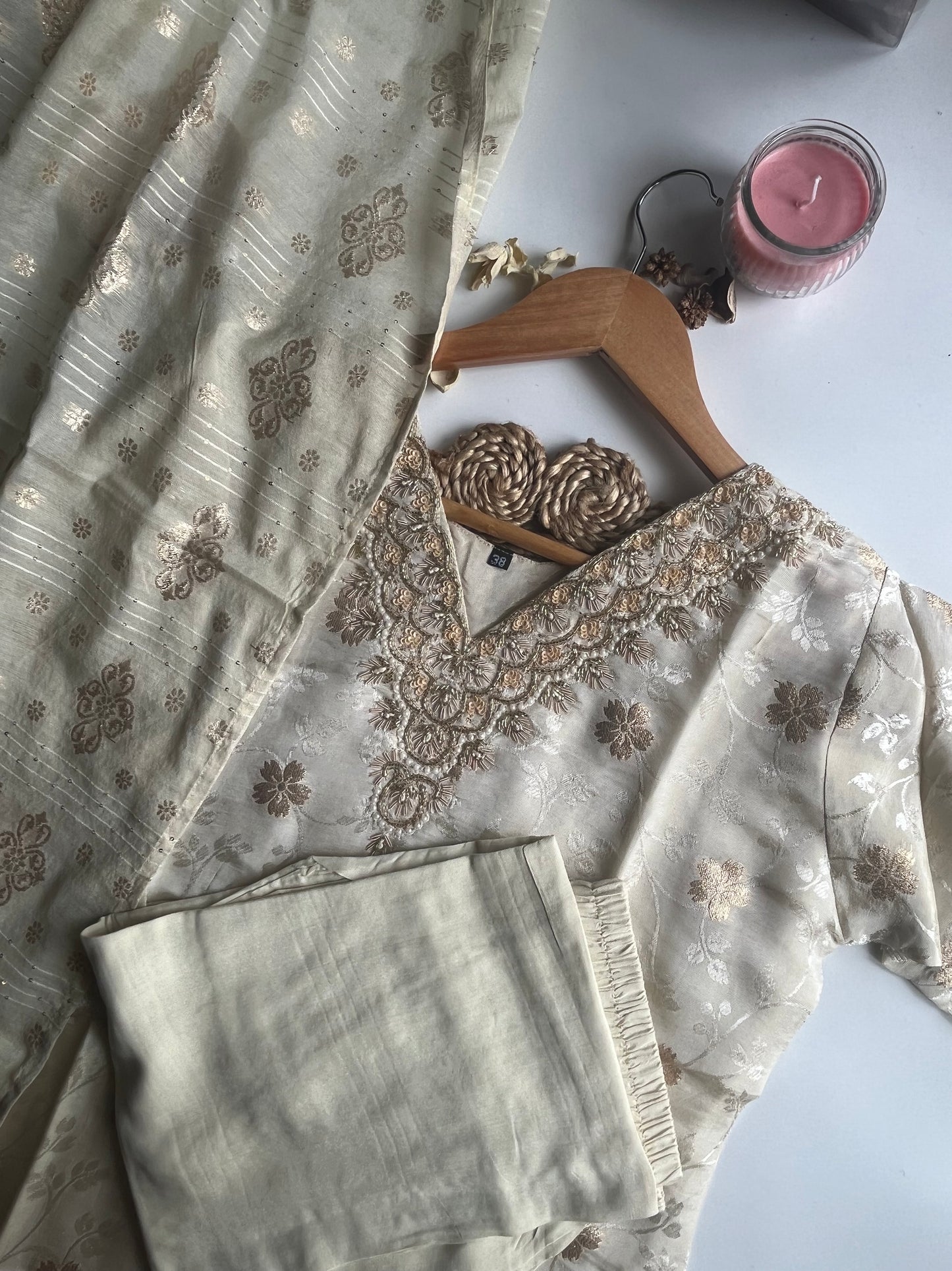 HASEENA – OFF-WHITE TISSUE SILK KURTI SET