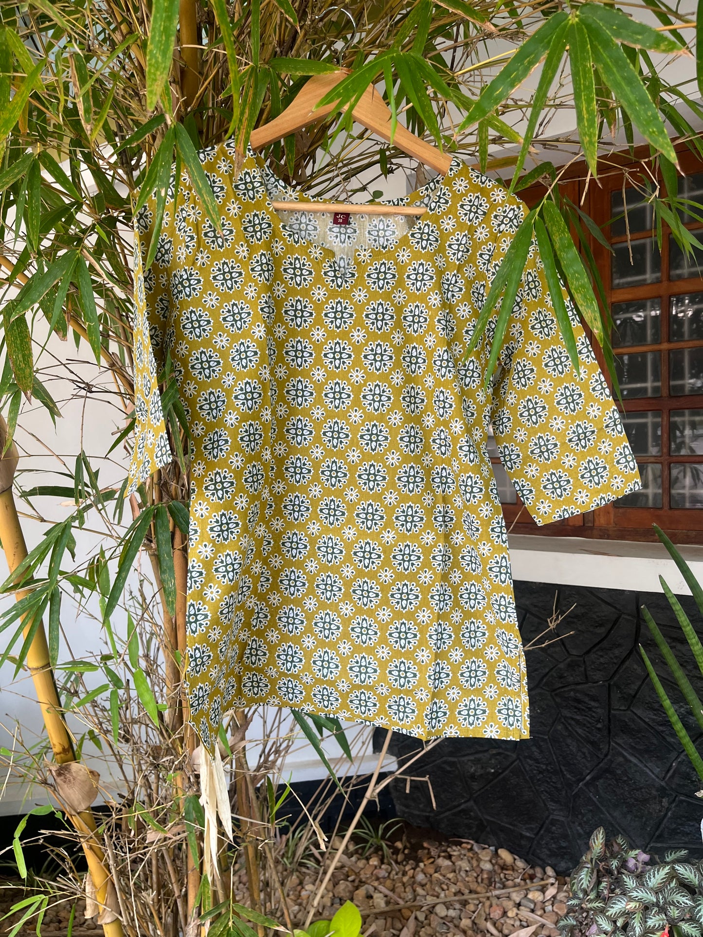 Graceful Green Printed Cotton Short Kurti- DSS051